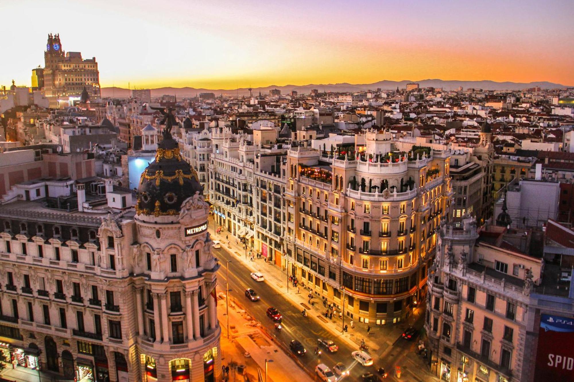 Adosado Cerca Plaza Castilla - Apartamento Cuzco Madrid Kültér fotó